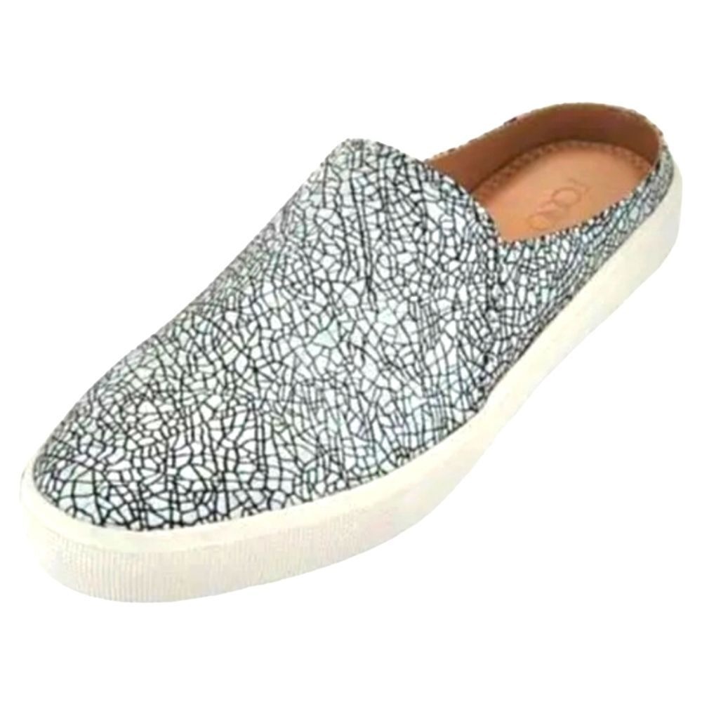 Logo Lori Goldstein Slip On Sneakers Flats Black White Leather Minimalist 6.5